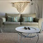 Sunny Days | Pool View Family Apartment