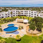 Sunny Days | Pool View Family Apartamento