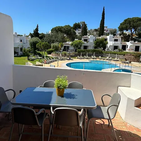 Sunny Days | Pool View Family Appartamento *