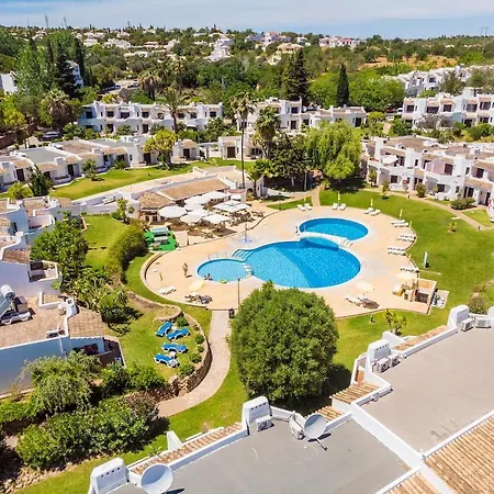 Sunny Days | Pool View Family Apartment *