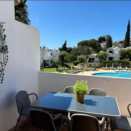 Sunny Days | Pool View Family Apartment *