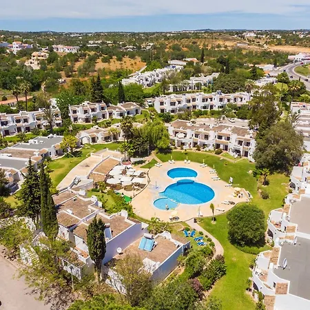 Apartment Sunny Days | Pool View Family