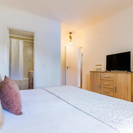 Apartment Sunny Days | Pool View Family Albufeira