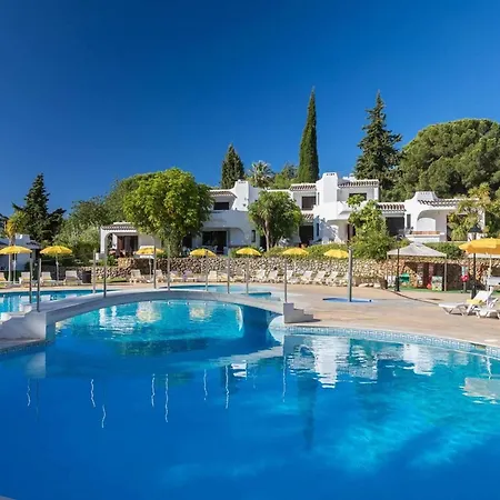 Sunny Days | Pool View Family Apartment *