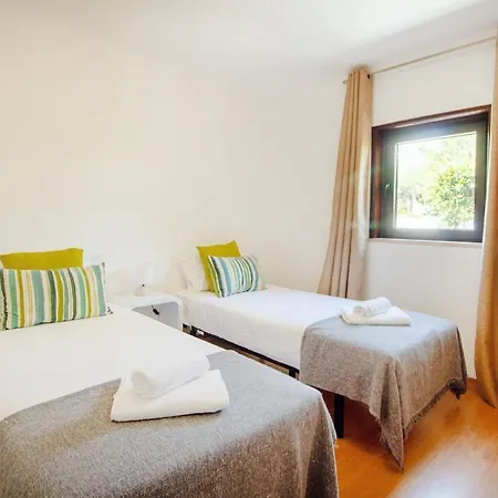 Albufeira Sunny Days | Pool View Family Apartment Apartmán Albufeira